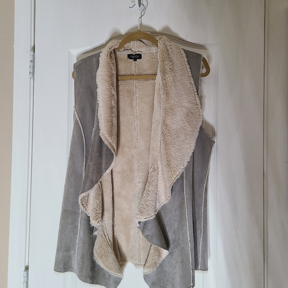 Fantazia Womans Faux fur and faux leather longer vest size L